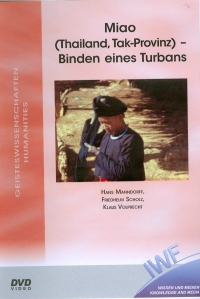 Miao (Thailand, Tak-Provinz) Binden eines Turbans